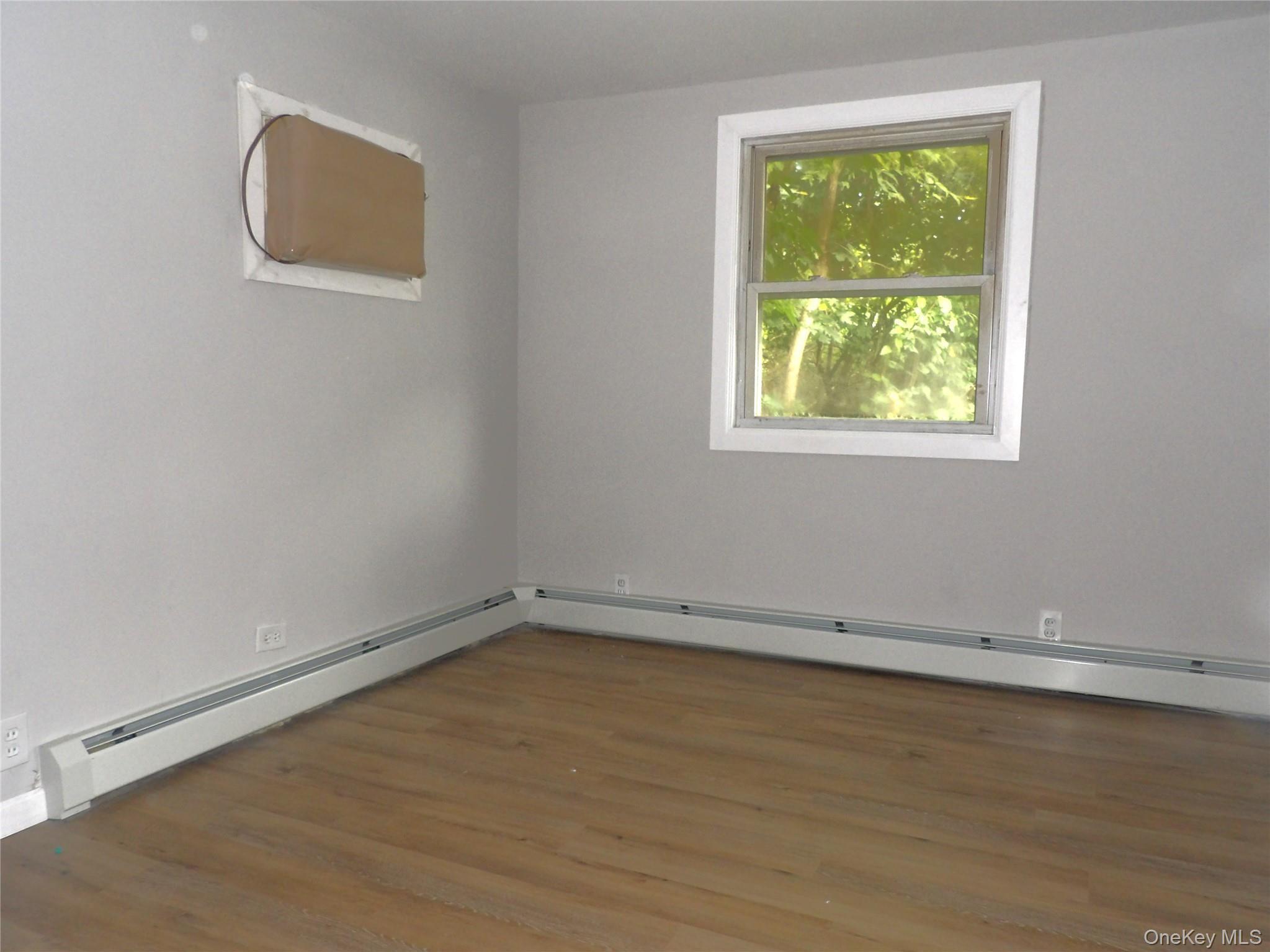 Single Family Main  Dutchess County, NY 12590, MLS-876371-24