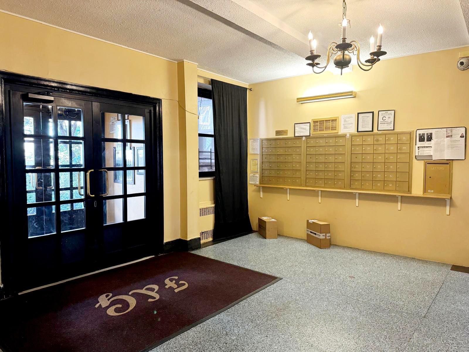 Coop 118  Queens, NY 11415, MLS-876455-4