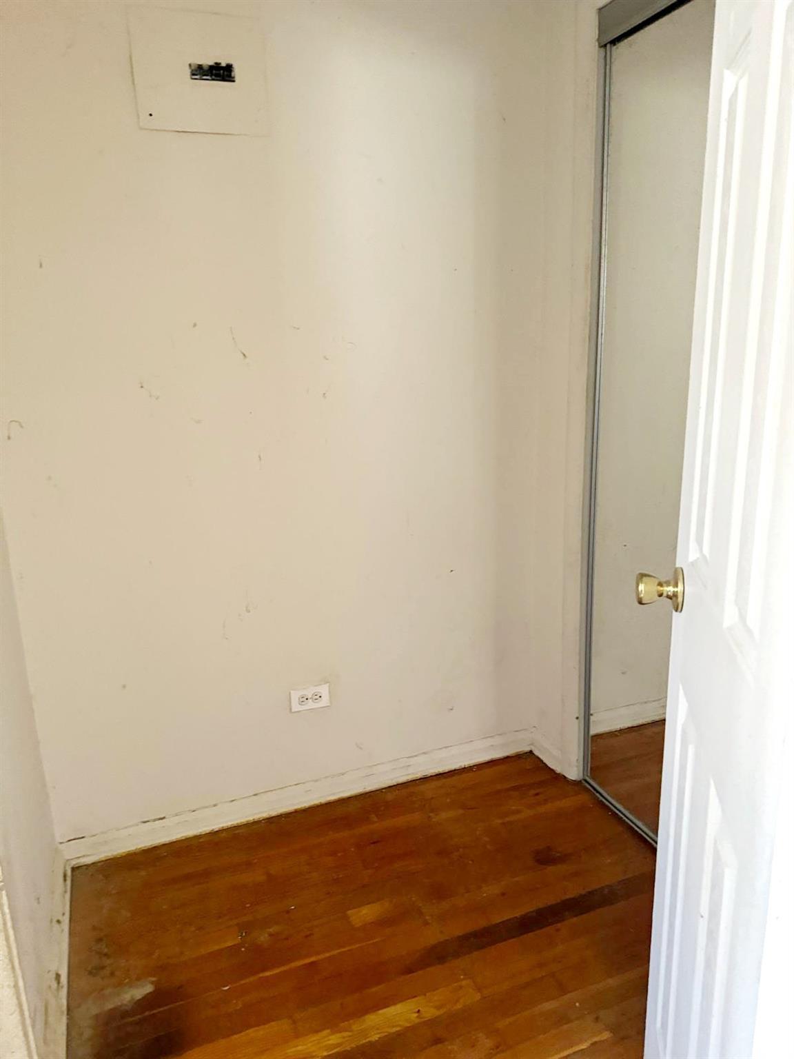 Coop 118  Queens, NY 11415, MLS-876455-8