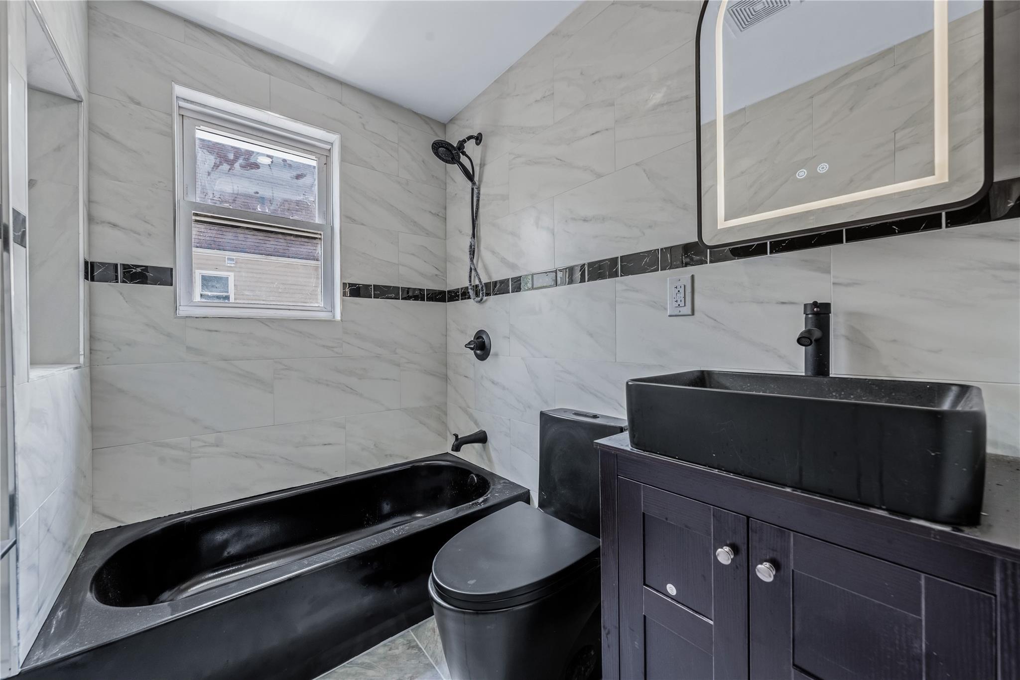 Single Family St  Queens, NY 11429, MLS-876464-13