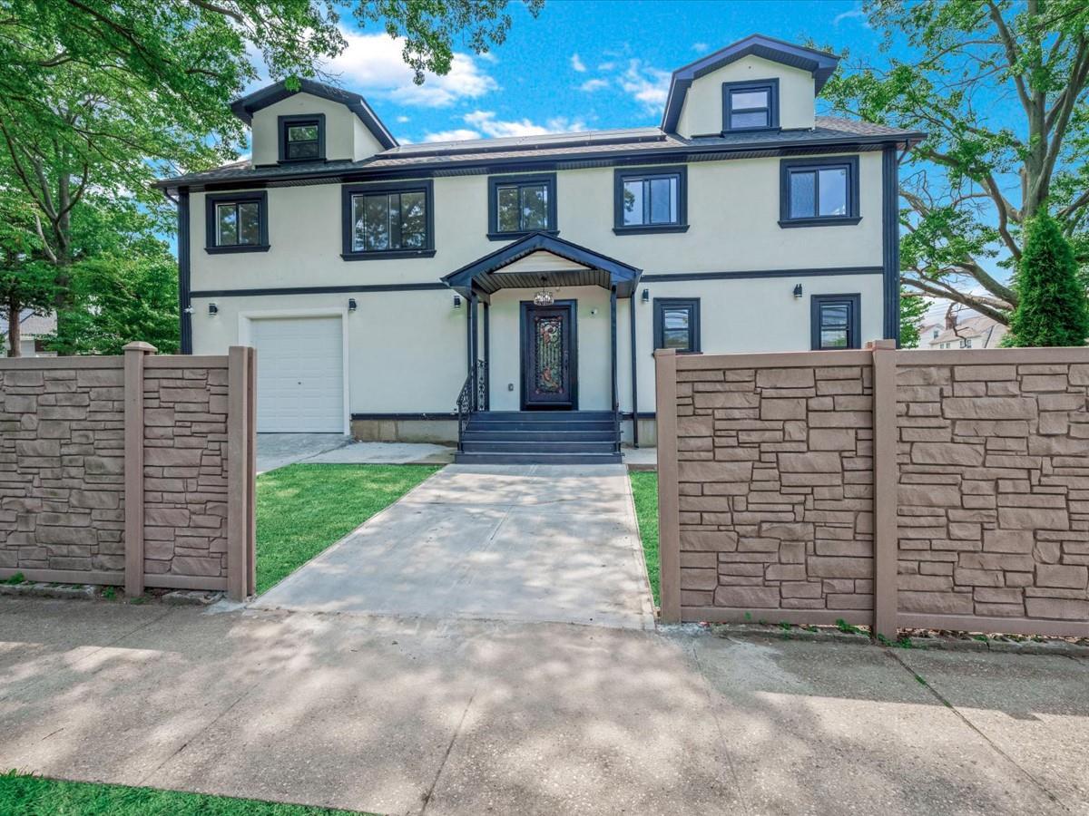 Single Family St  Queens, NY 11429, MLS-876464-2