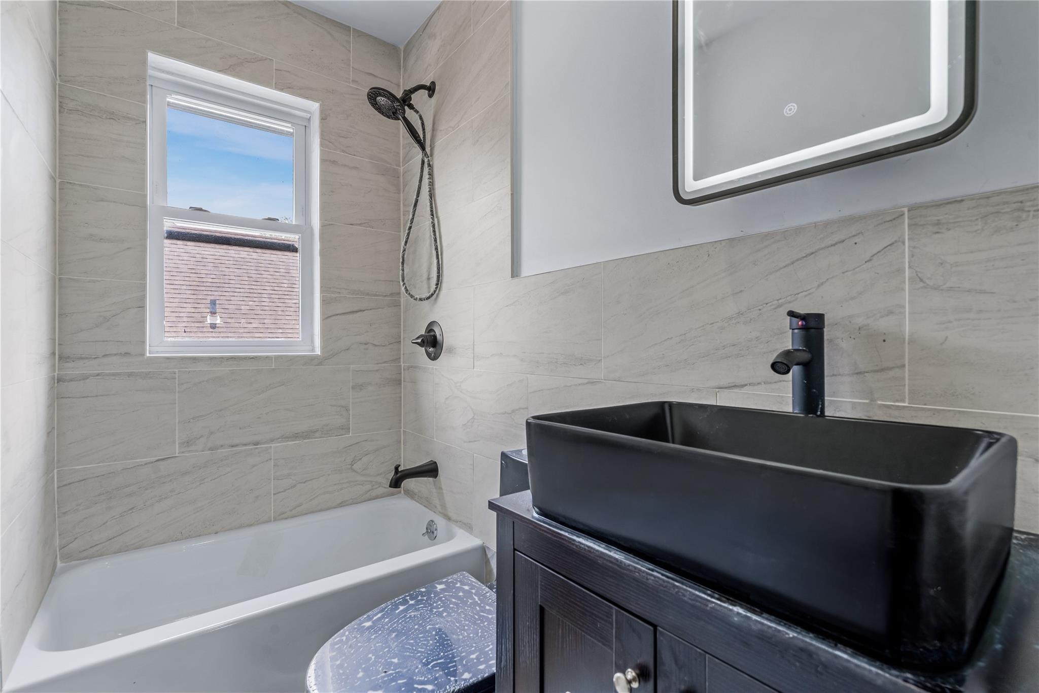 Single Family St  Queens, NY 11429, MLS-876464-20