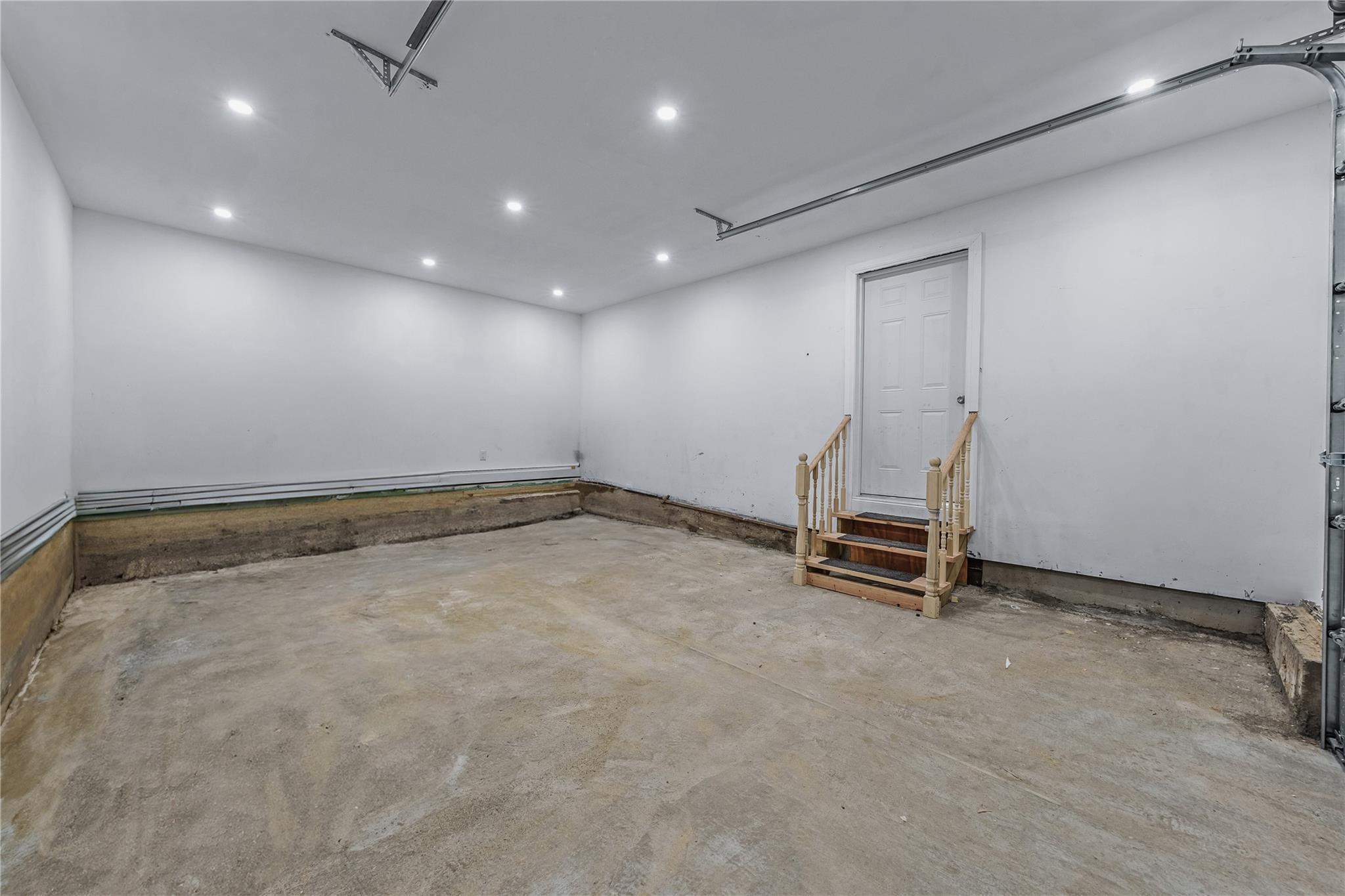 Single Family St  Queens, NY 11429, MLS-876464-31