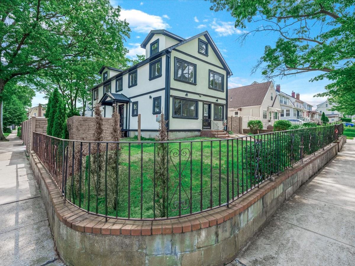 Single Family St  Queens, NY 11429, MLS-876464-4