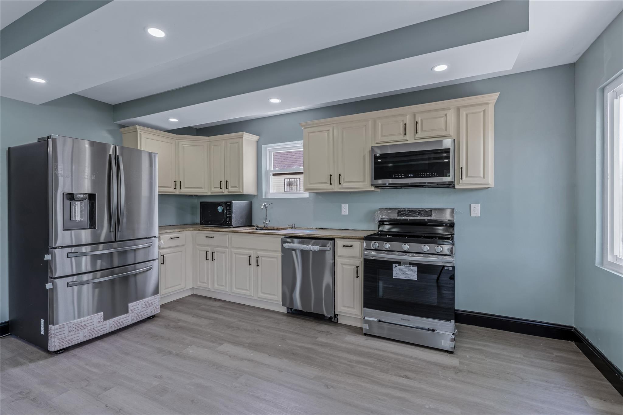 Single Family St  Queens, NY 11429, MLS-876464-8