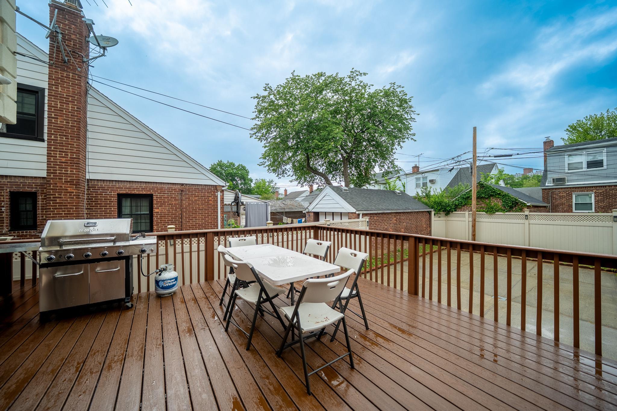 Single Family 182nd  Queens, NY 11365, MLS-876501-31
