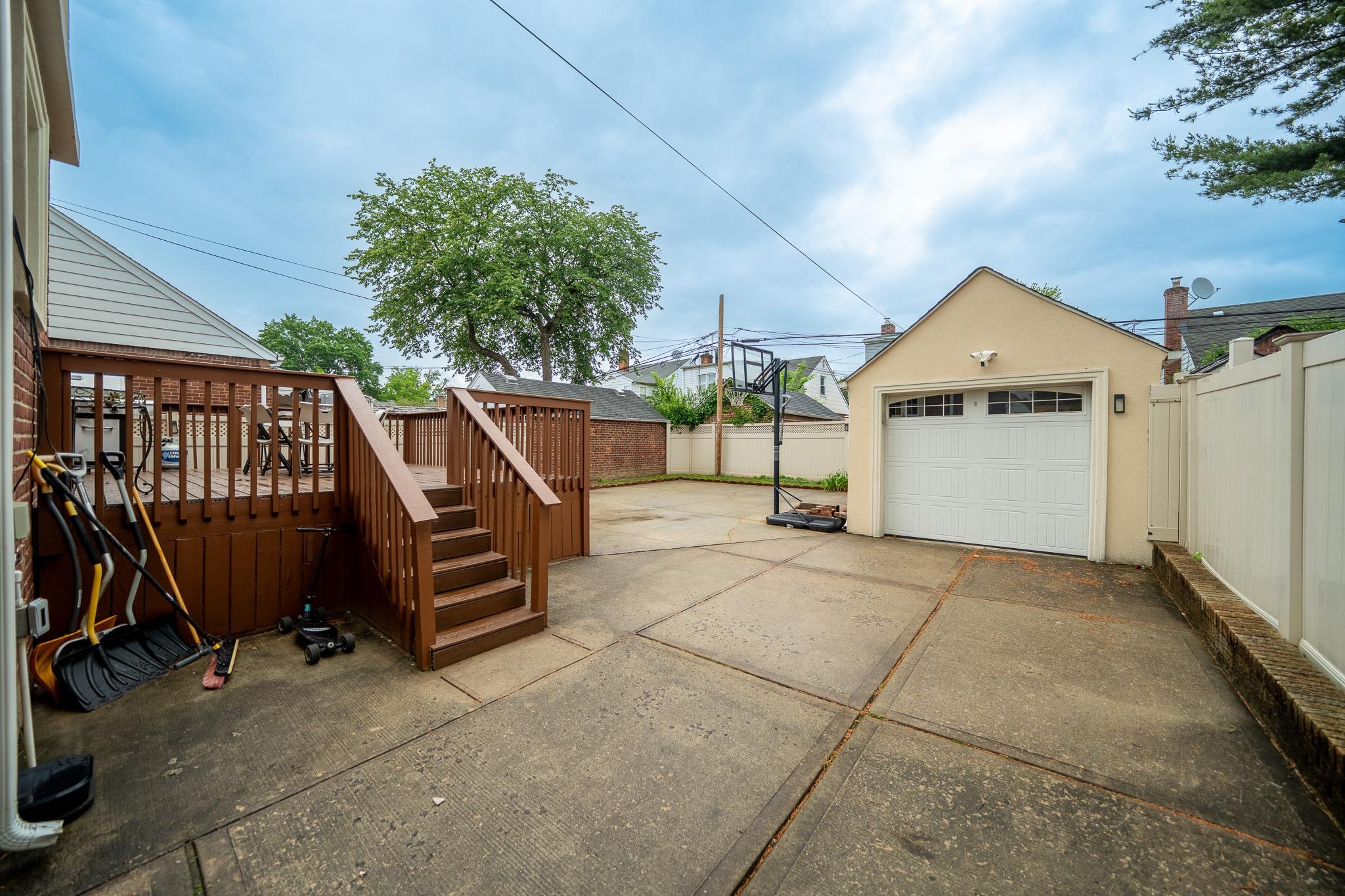 Single Family 182nd  Queens, NY 11365, MLS-876501-34