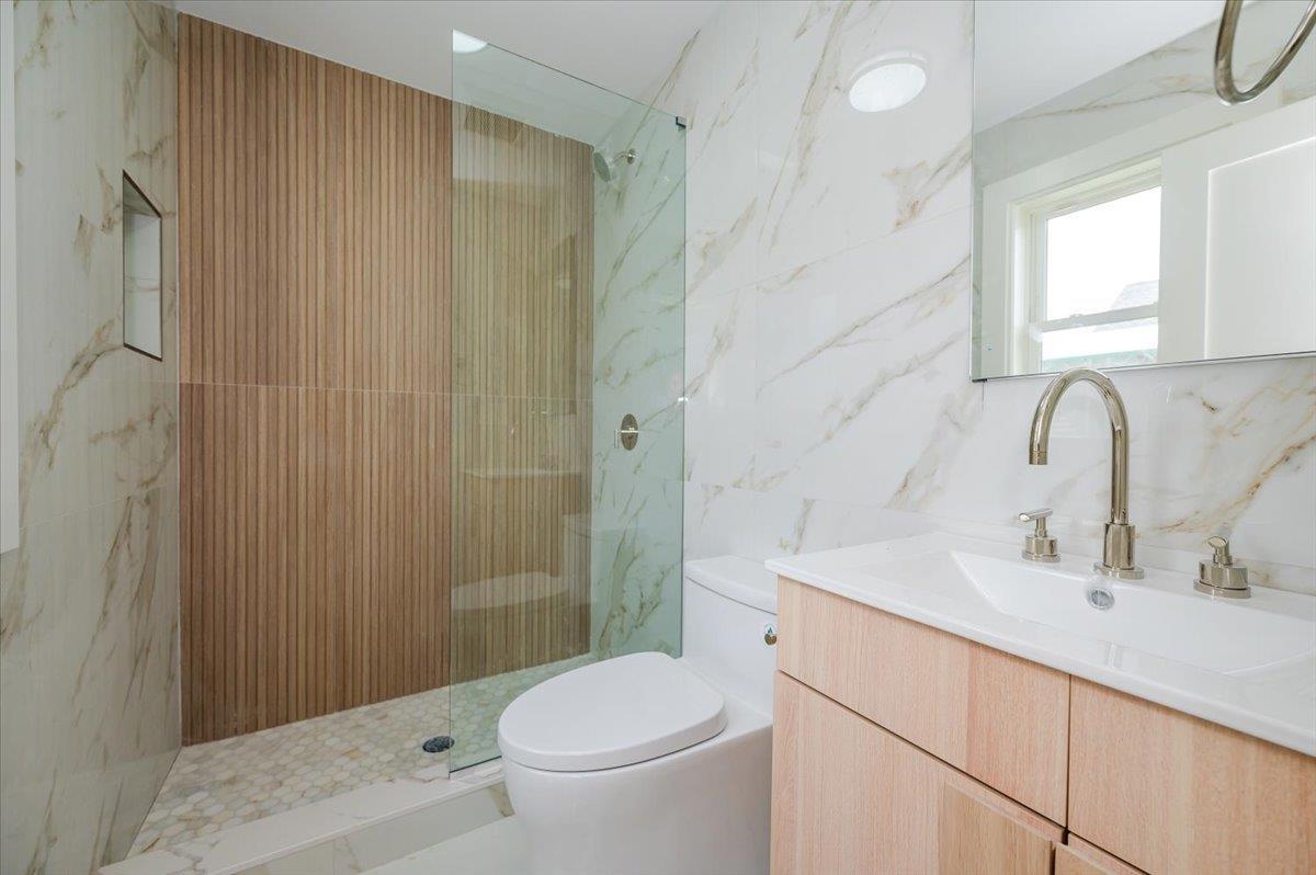 Single Family Bayview  Nassau County, NY 11096, MLS-876522-13