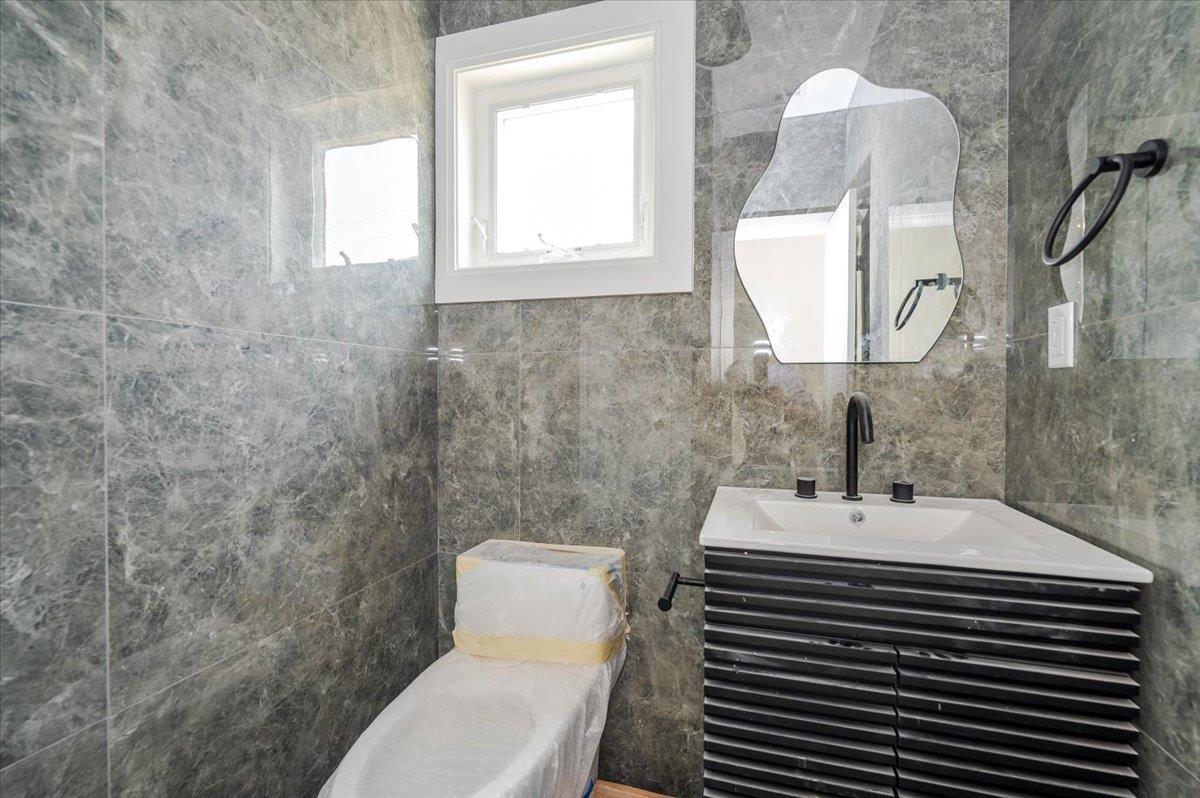 Single Family Bayview  Nassau County, NY 11096, MLS-876522-15