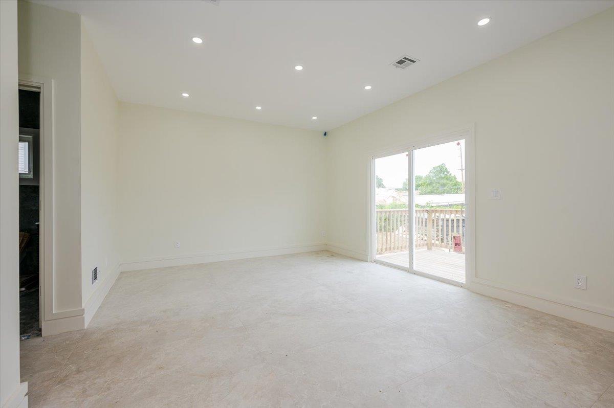 Single Family Bayview  Nassau County, NY 11096, MLS-876522-8