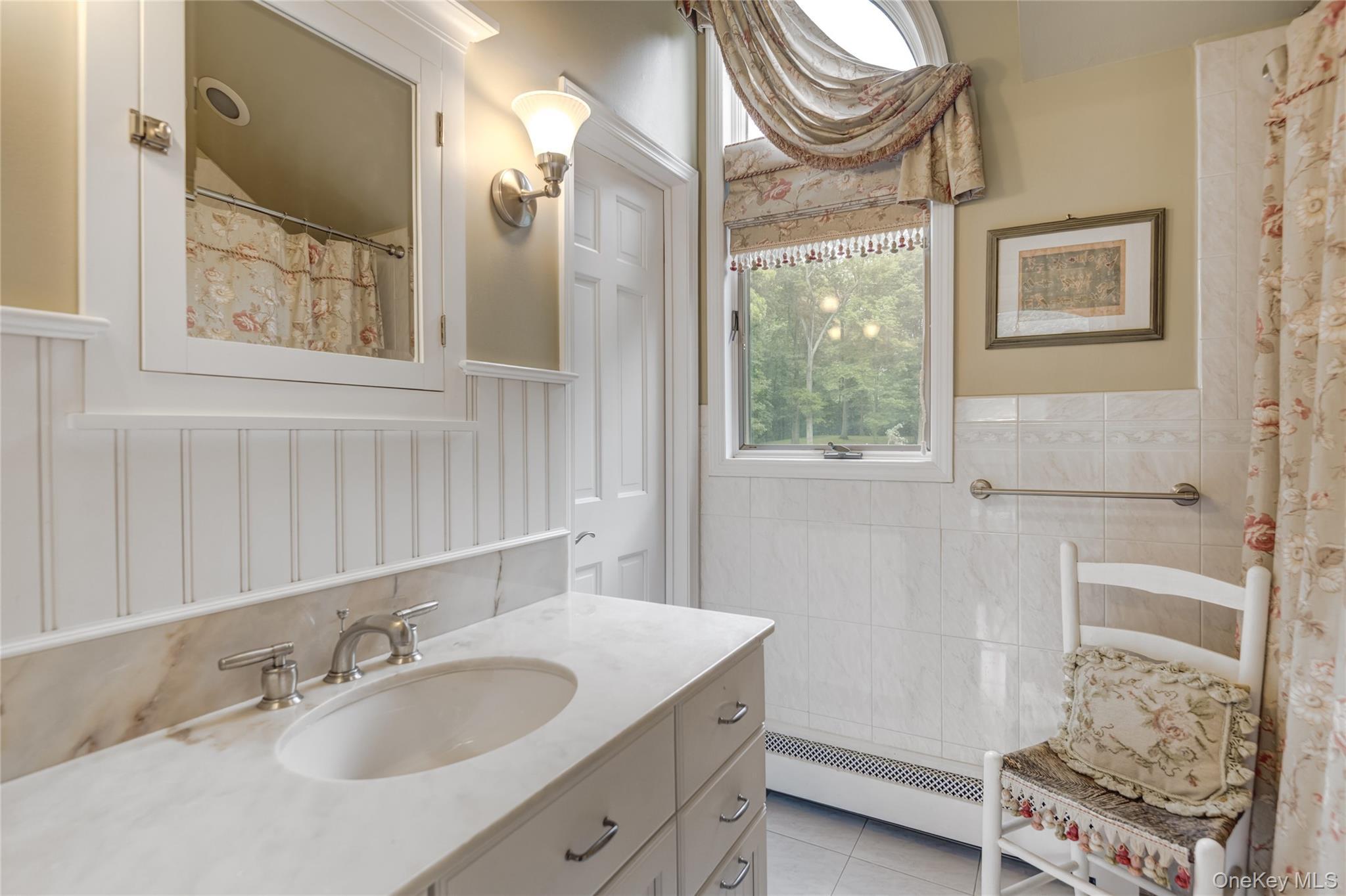 Single Family Split Rock Nassau County, NY 11791, MLS-876542-35