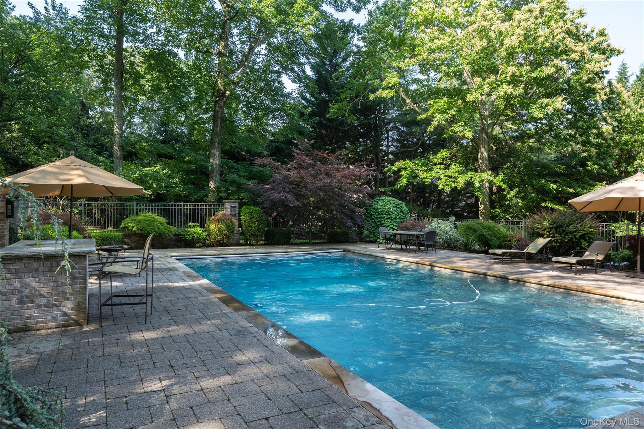 Single Family Split Rock Nassau County, NY 11791, MLS-876542-46