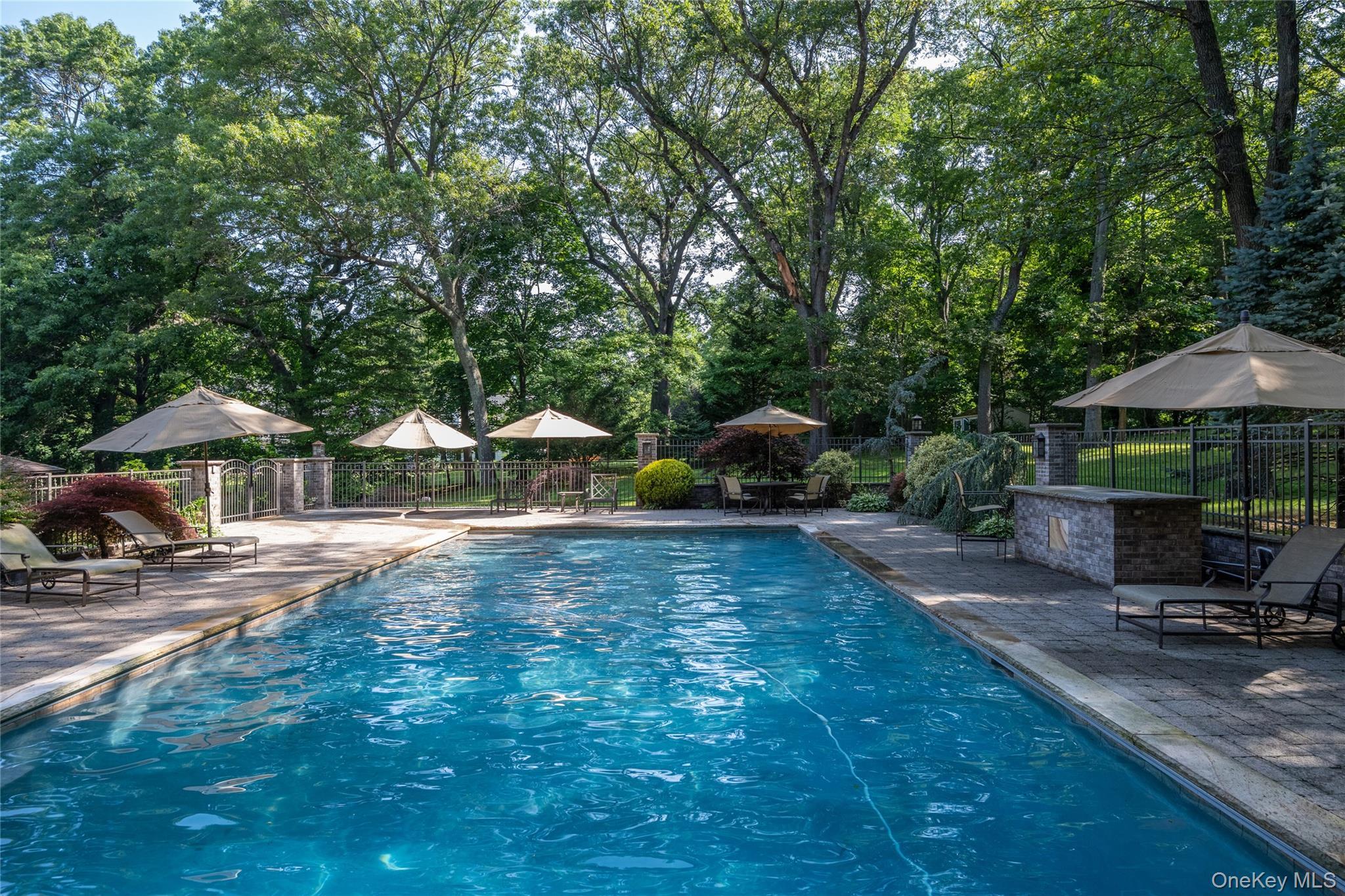 Single Family Split Rock Nassau County, NY 11791, MLS-876542-47