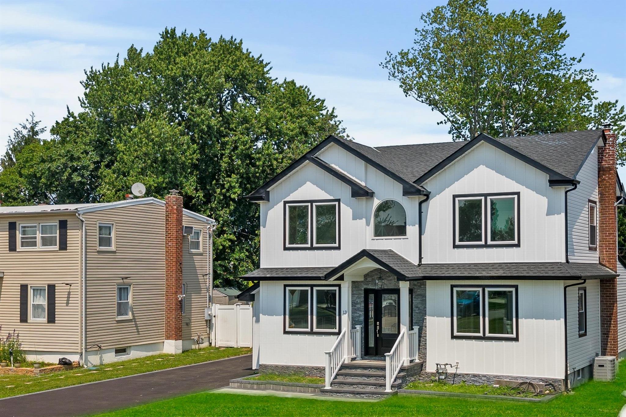Single Family Garden  Nassau County, NY 11801, MLS-876555-2