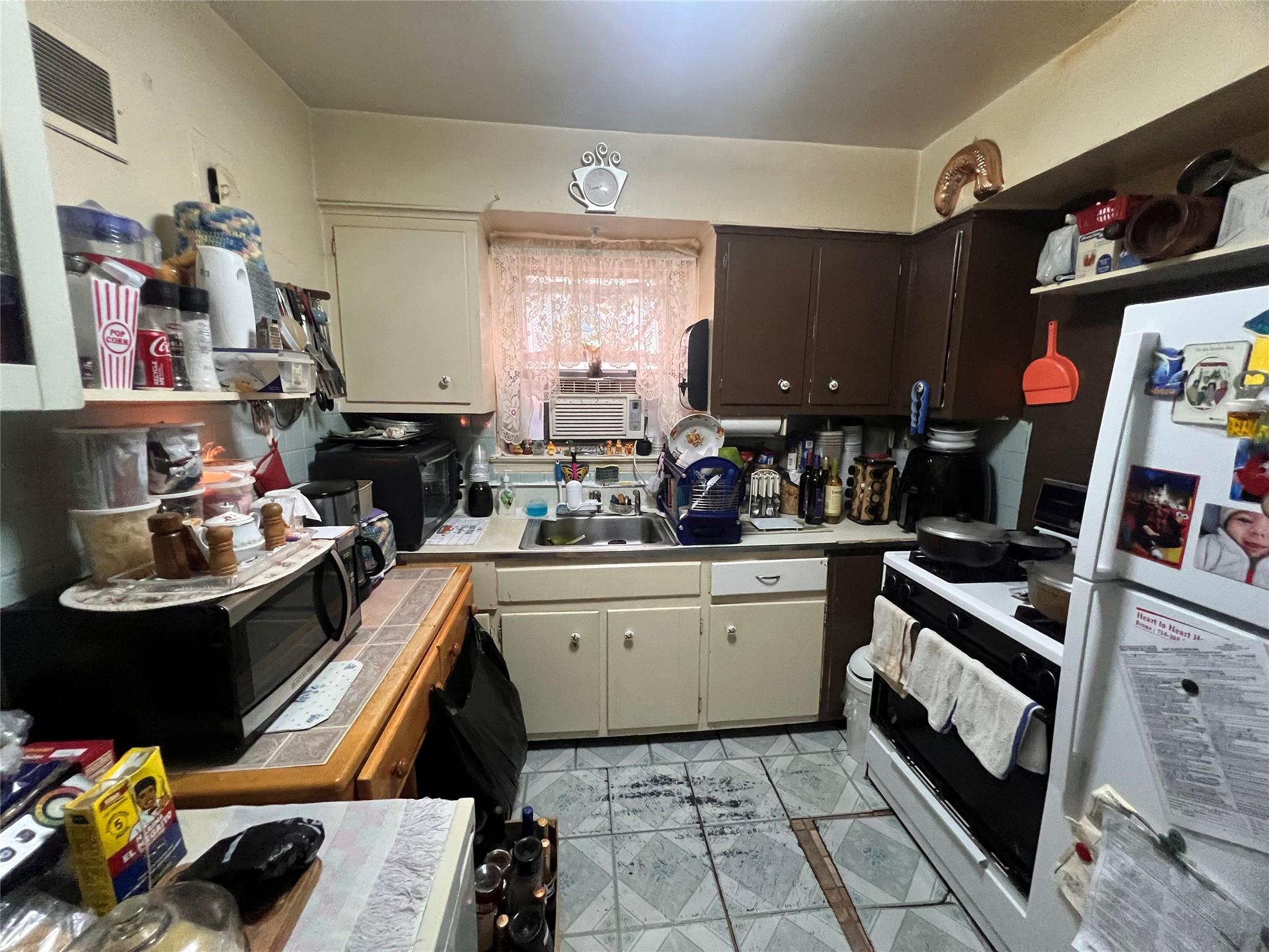 Single Family Harding  Bronx, NY 10465, MLS-876596-10