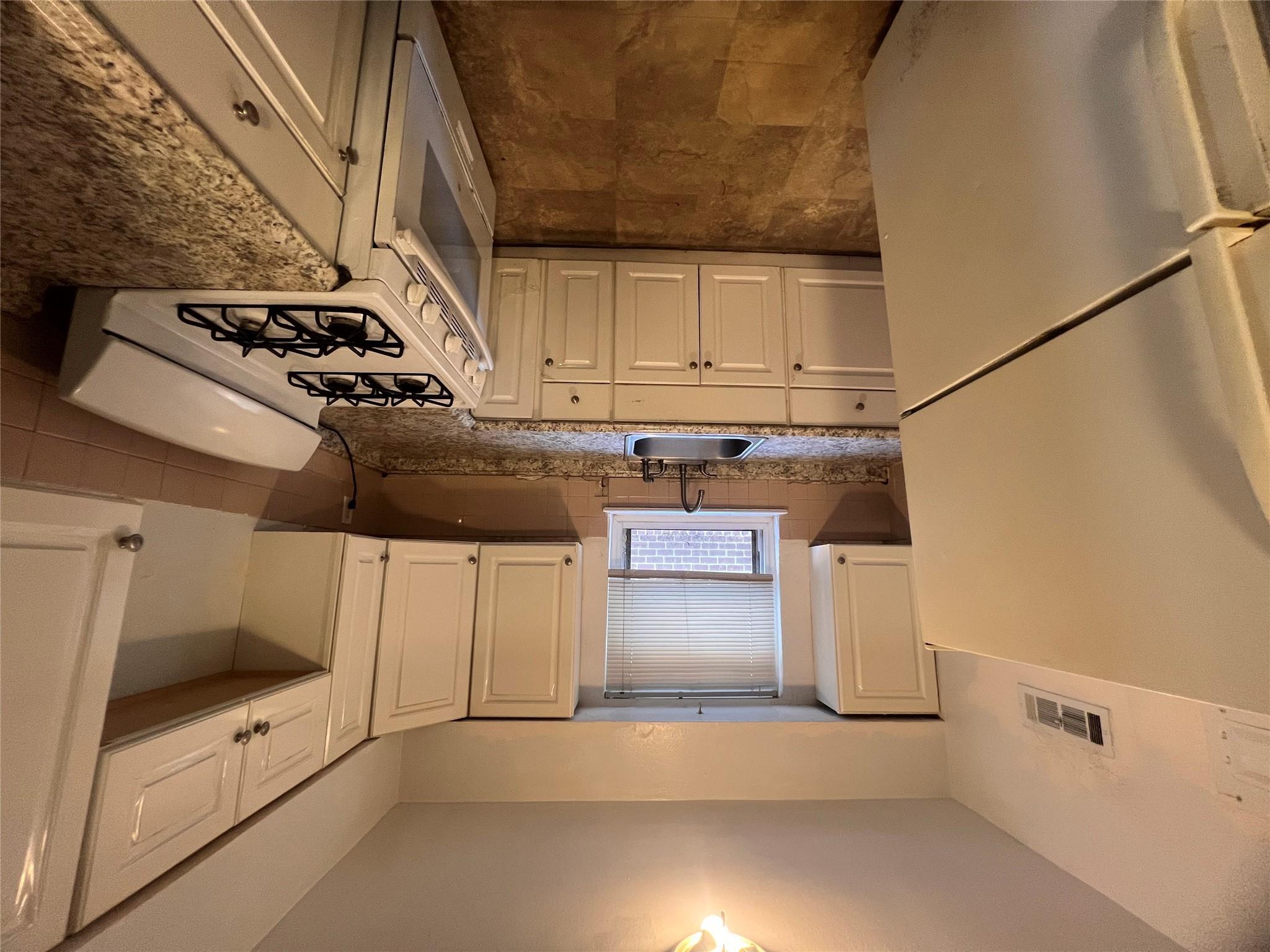 Single Family Harding  Bronx, NY 10465, MLS-876596-9