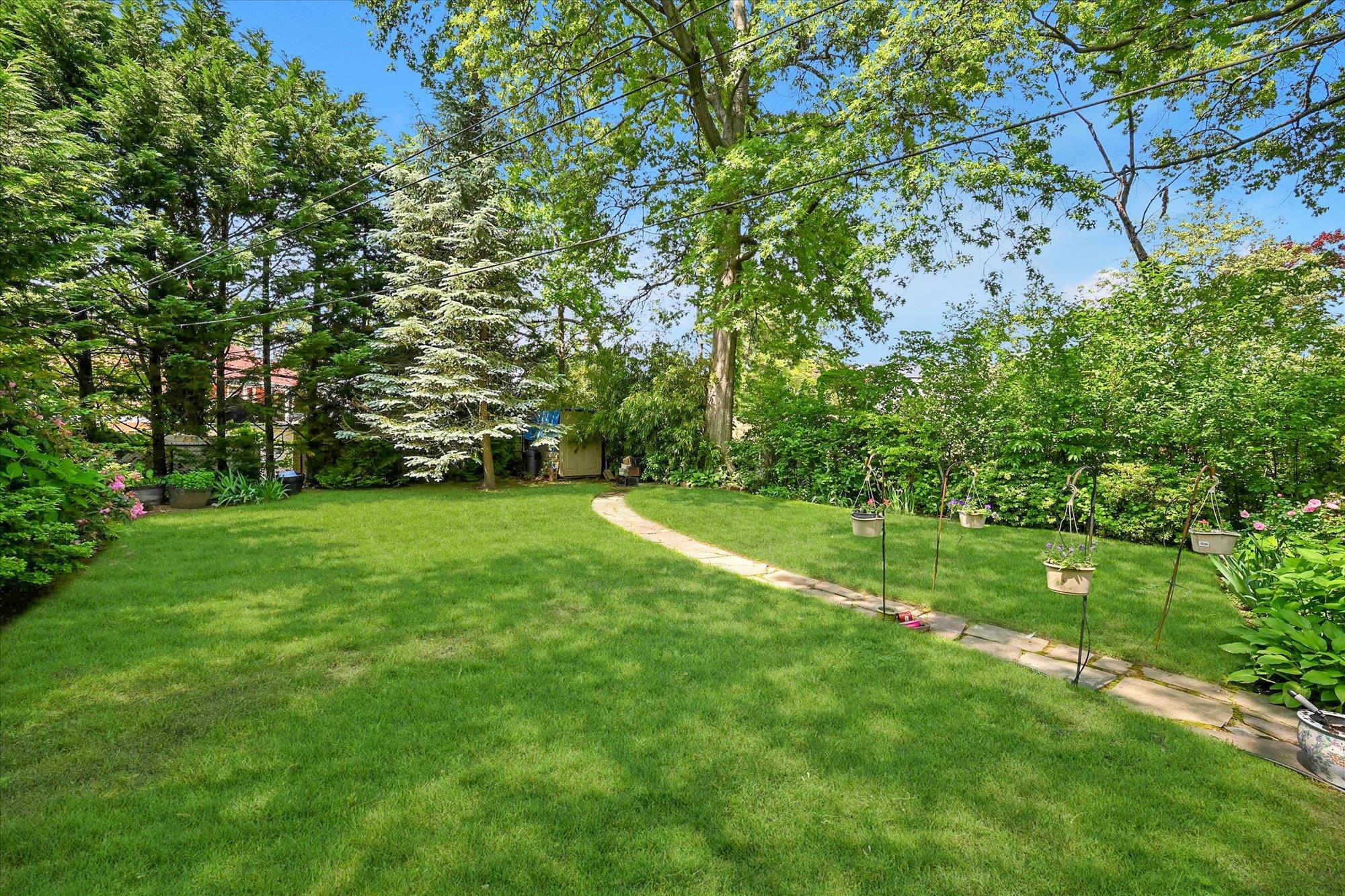Single Family Edgerton  Queens, NY 11432, MLS-876623-21