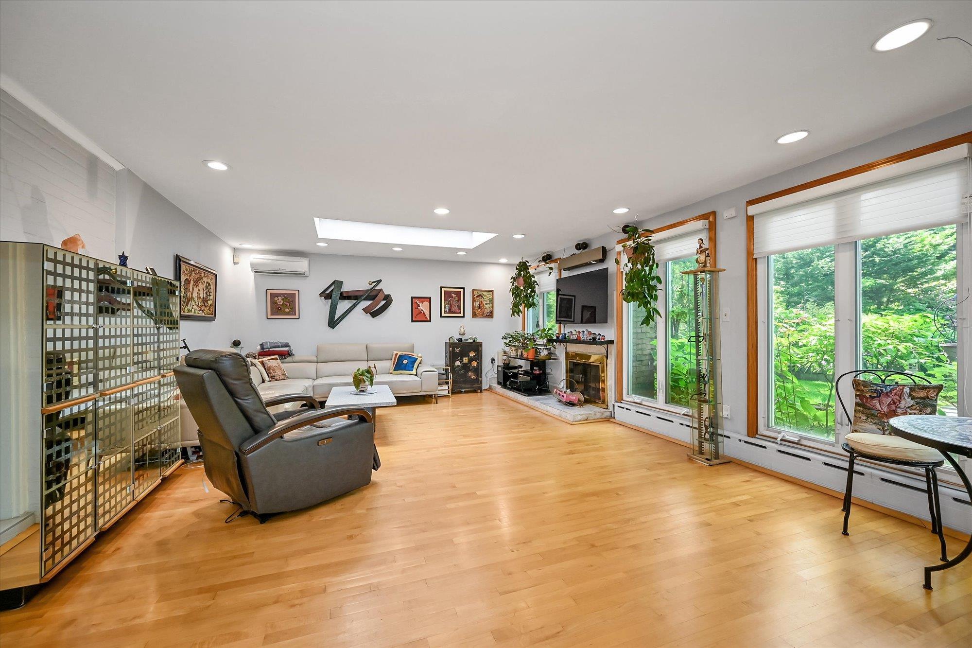 Single Family Edgerton  Queens, NY 11432, MLS-876623-9