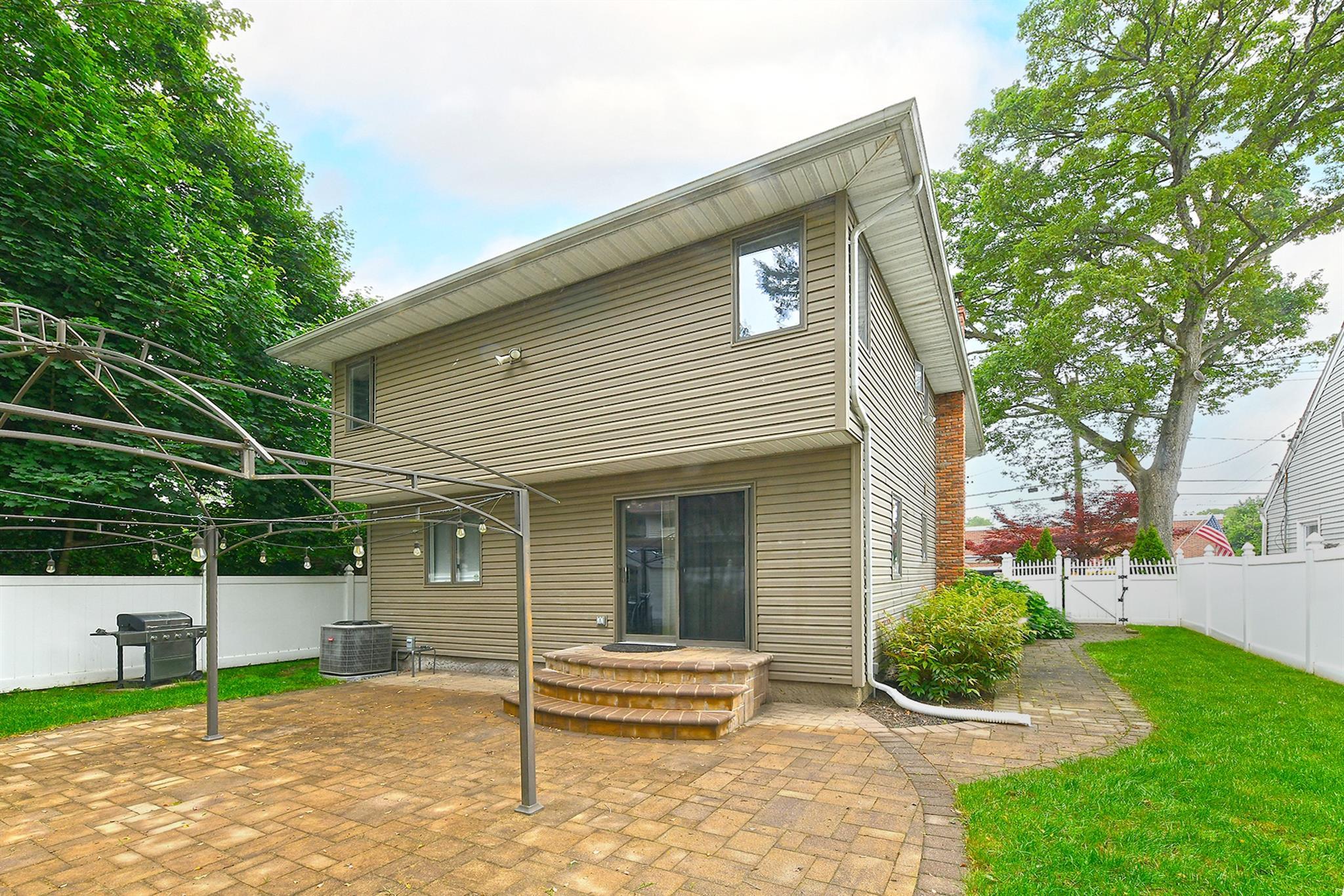 Single Family Dawes  Nassau County, NY 11791, MLS-876697-25