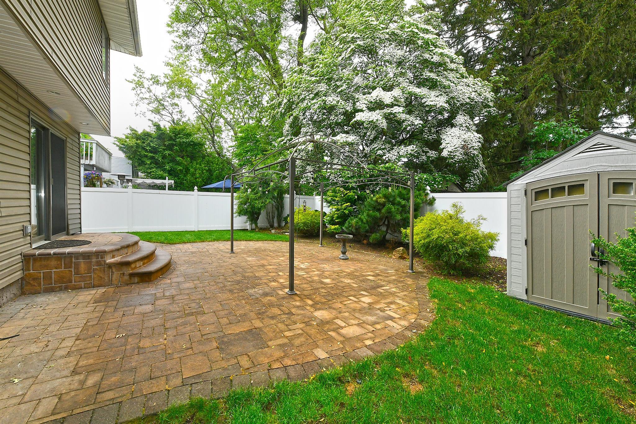 Single Family Dawes  Nassau County, NY 11791, MLS-876697-28