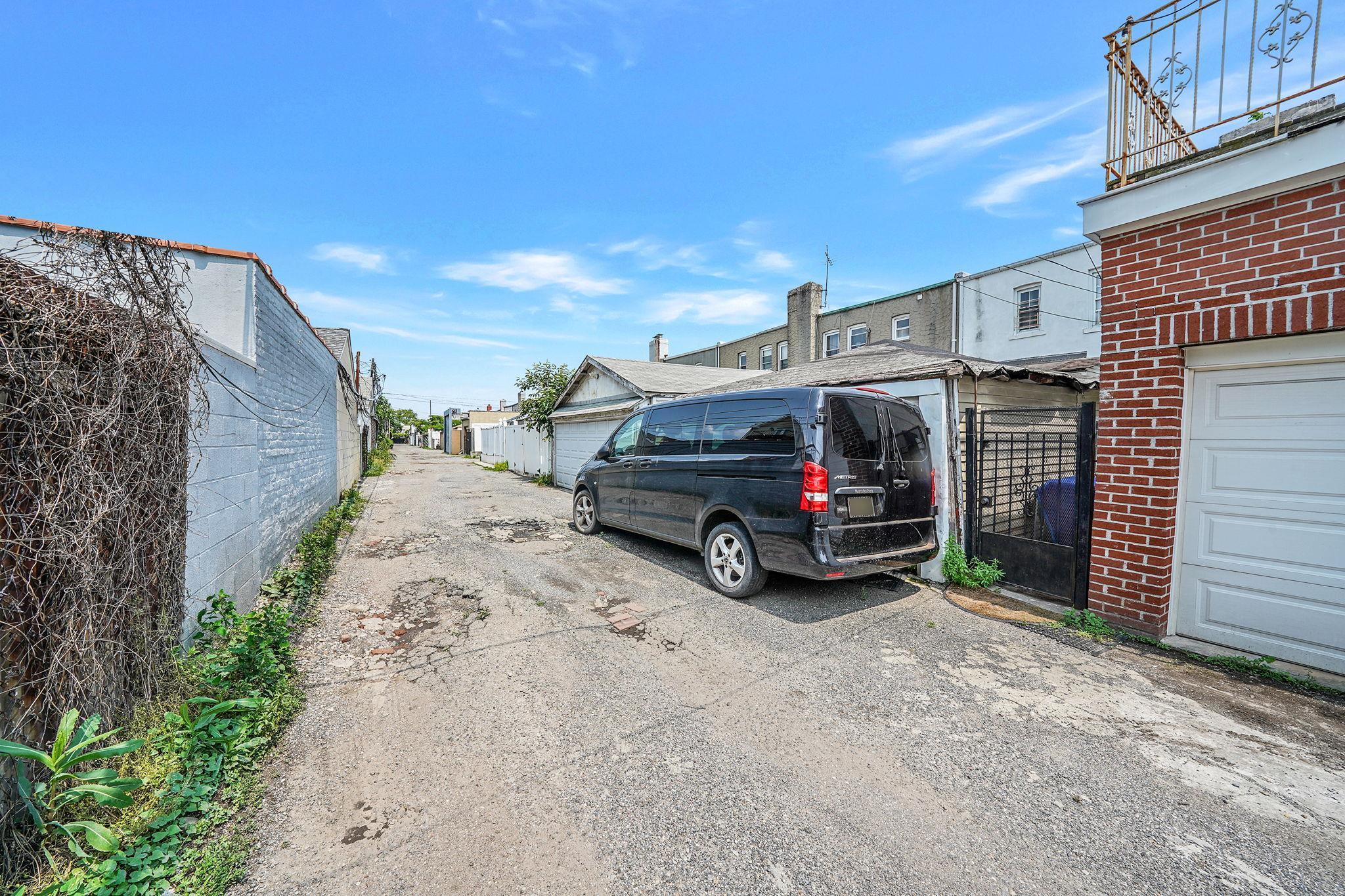 Single Family 37th  Queens, NY 11105, MLS-876743-5