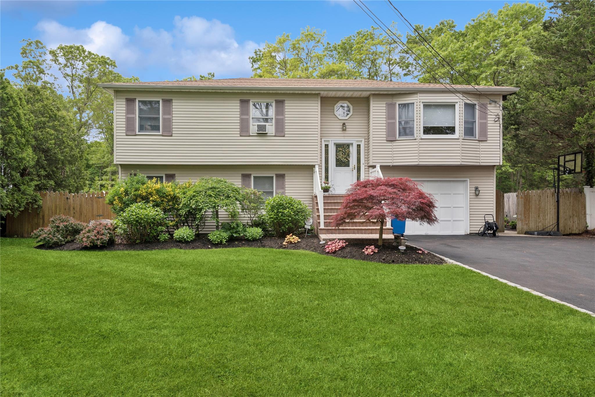 Single Family Dillmont  Suffolk County, NY 11787, MLS-876749-2
