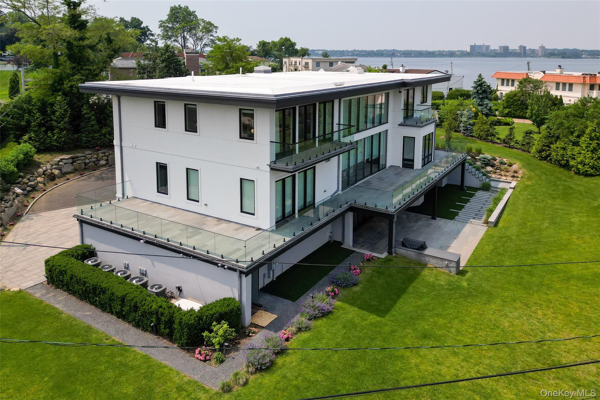 Single Family Candy Ln Nassau County, NY 11023, MLS-876756-29