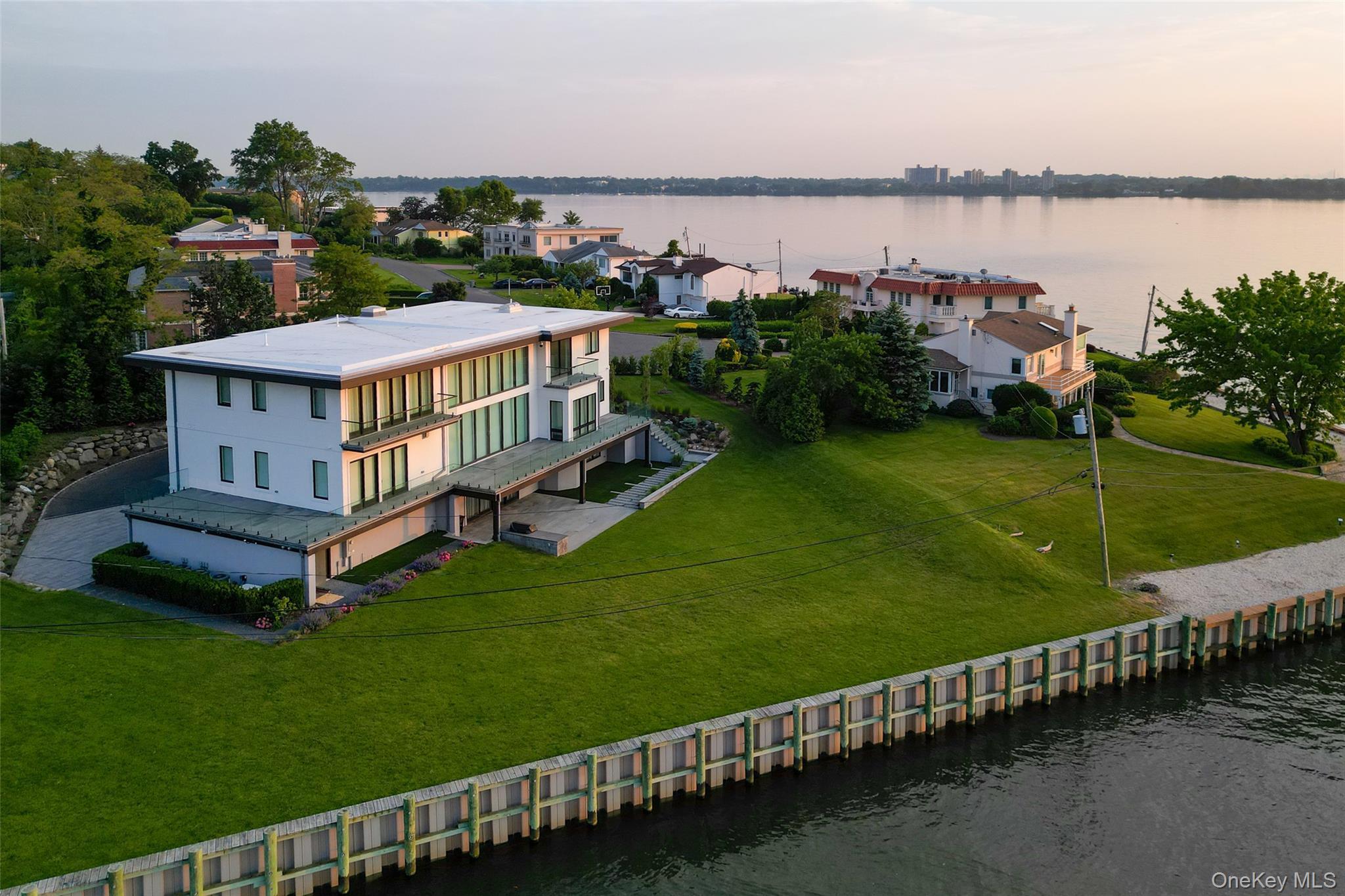 Single Family Candy Ln Nassau County, NY 11023, MLS-876756-32