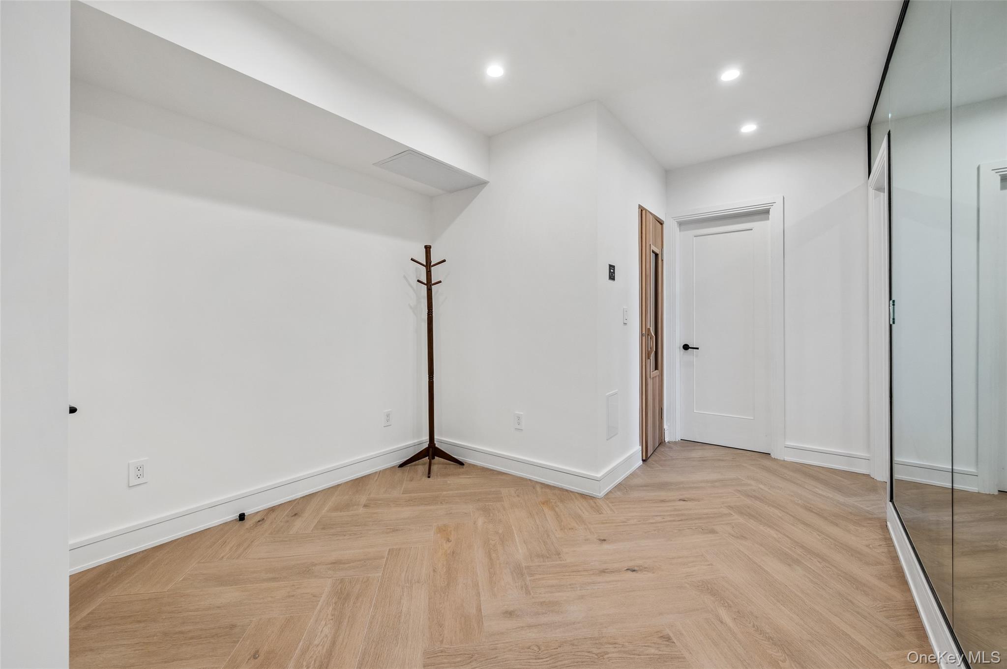 Single Family Candy Ln Nassau County, NY 11023, MLS-876756-41