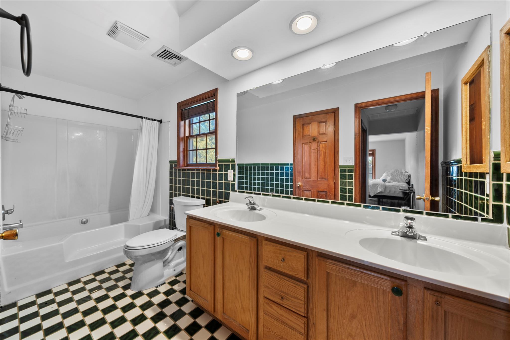 Single Family Sound  Suffolk County, NY 11933, MLS-876774-16
