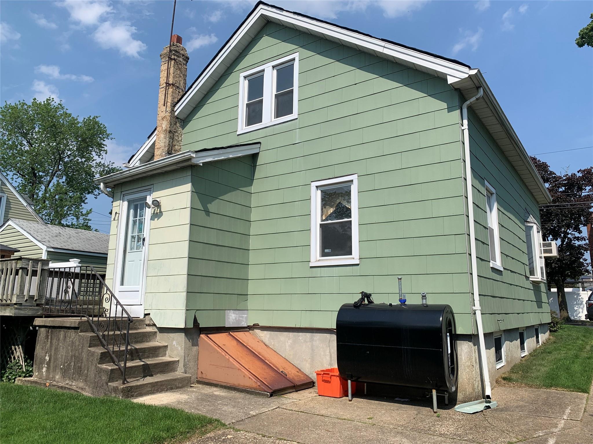 Single Family Oakley  Nassau County, NY 11003, MLS-876814-17