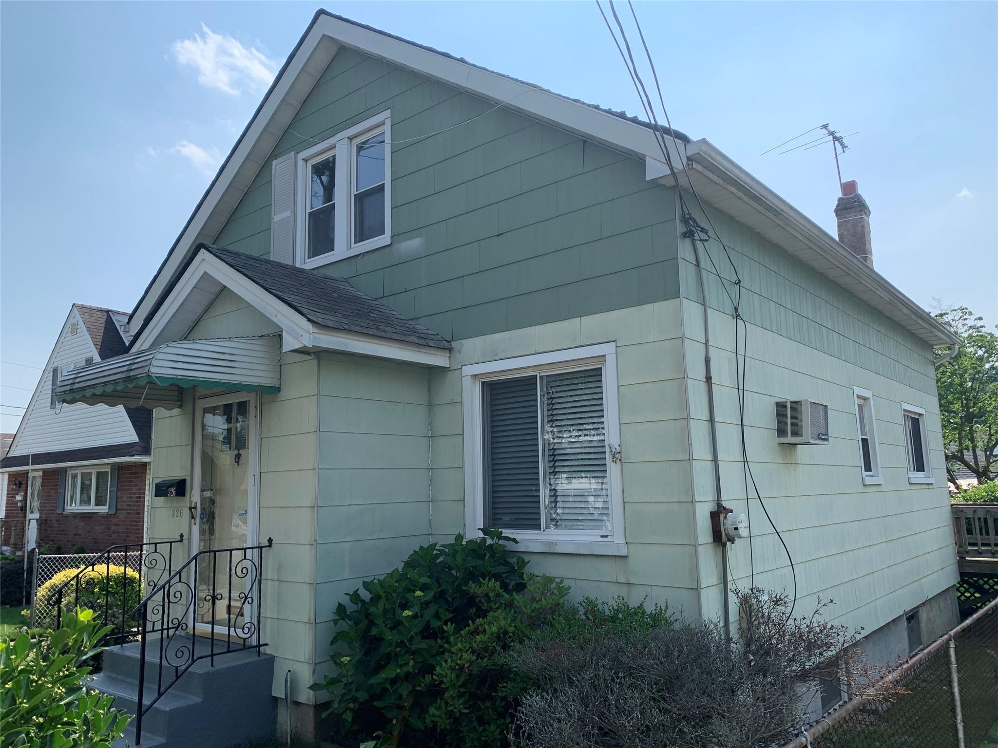 Single Family Oakley  Nassau County, NY 11003, MLS-876814-3
