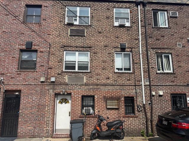 Single Family 70  Queens, NY 11372, MLS-876819-24