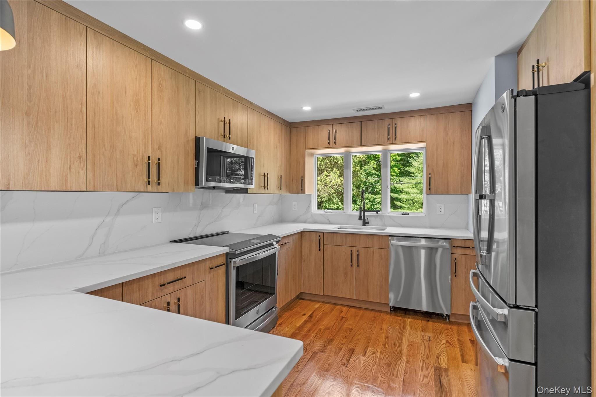 Single Family Barnes  Westchester County, NY 10514, MLS-876830-5