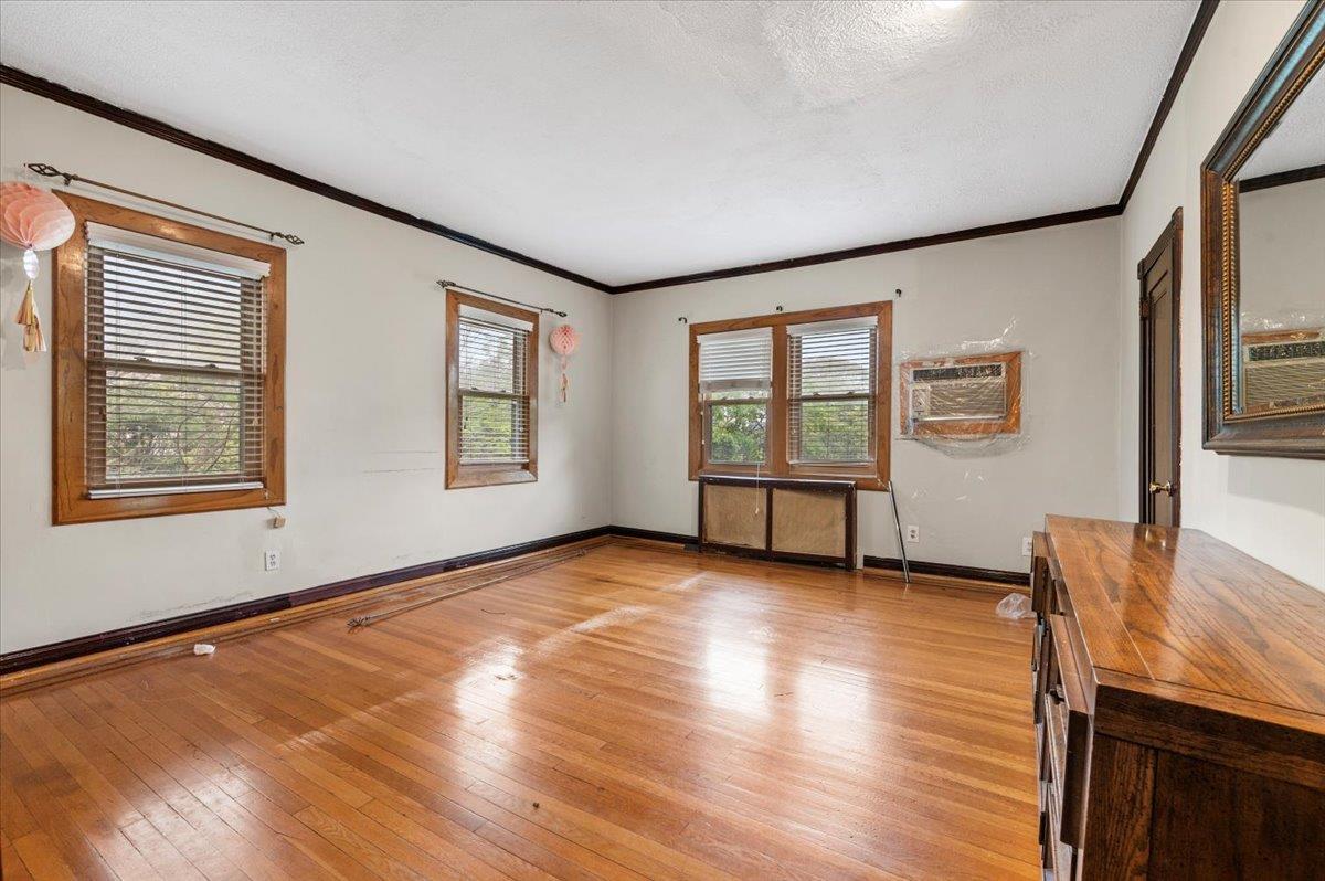 Single Family Broadway  Nassau County, NY 11559, MLS-876867-11