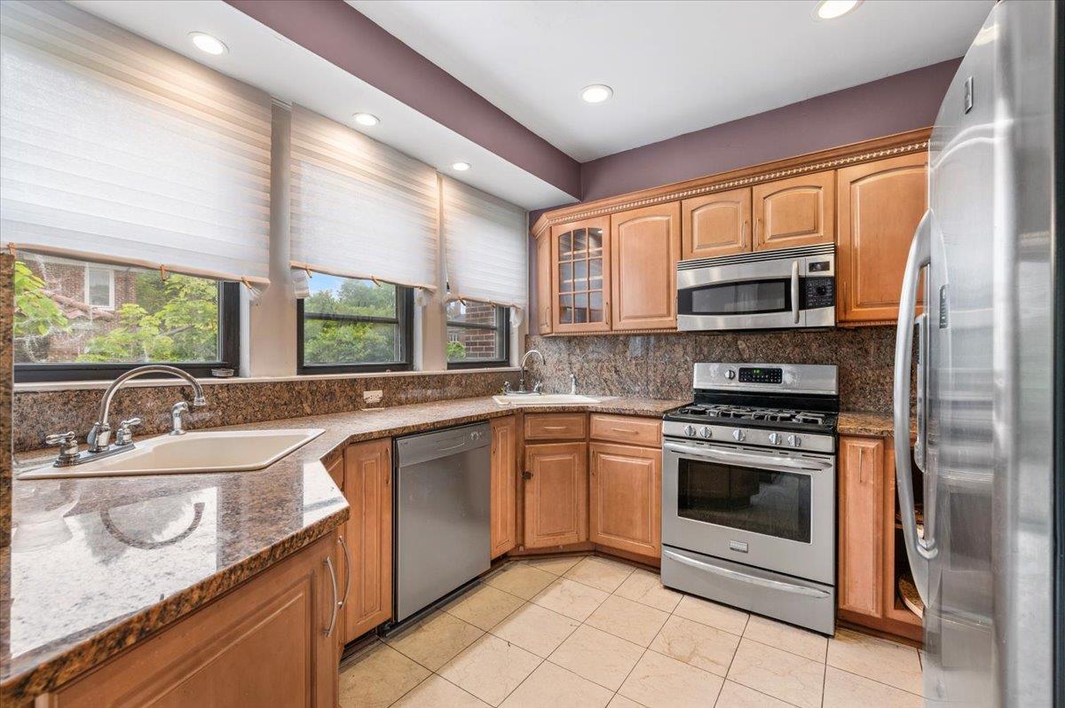 Single Family Broadway  Nassau County, NY 11559, MLS-876867-4