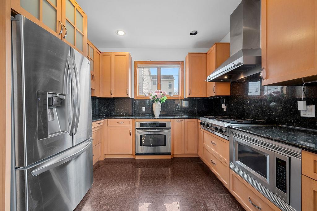 Single Family 211th  Queens, NY 11364, MLS-876907-10