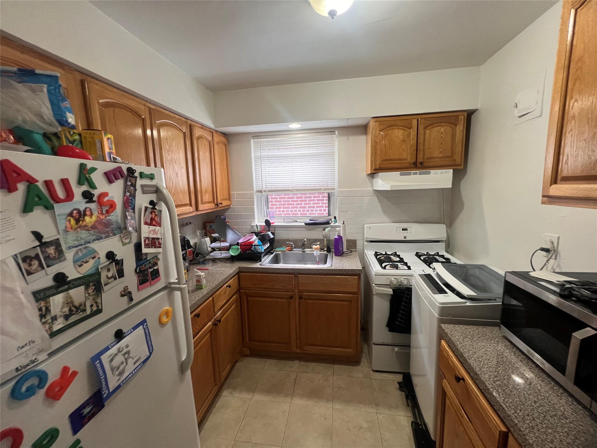 Single Family Harding  Bronx, NY 10465, MLS-876911-6