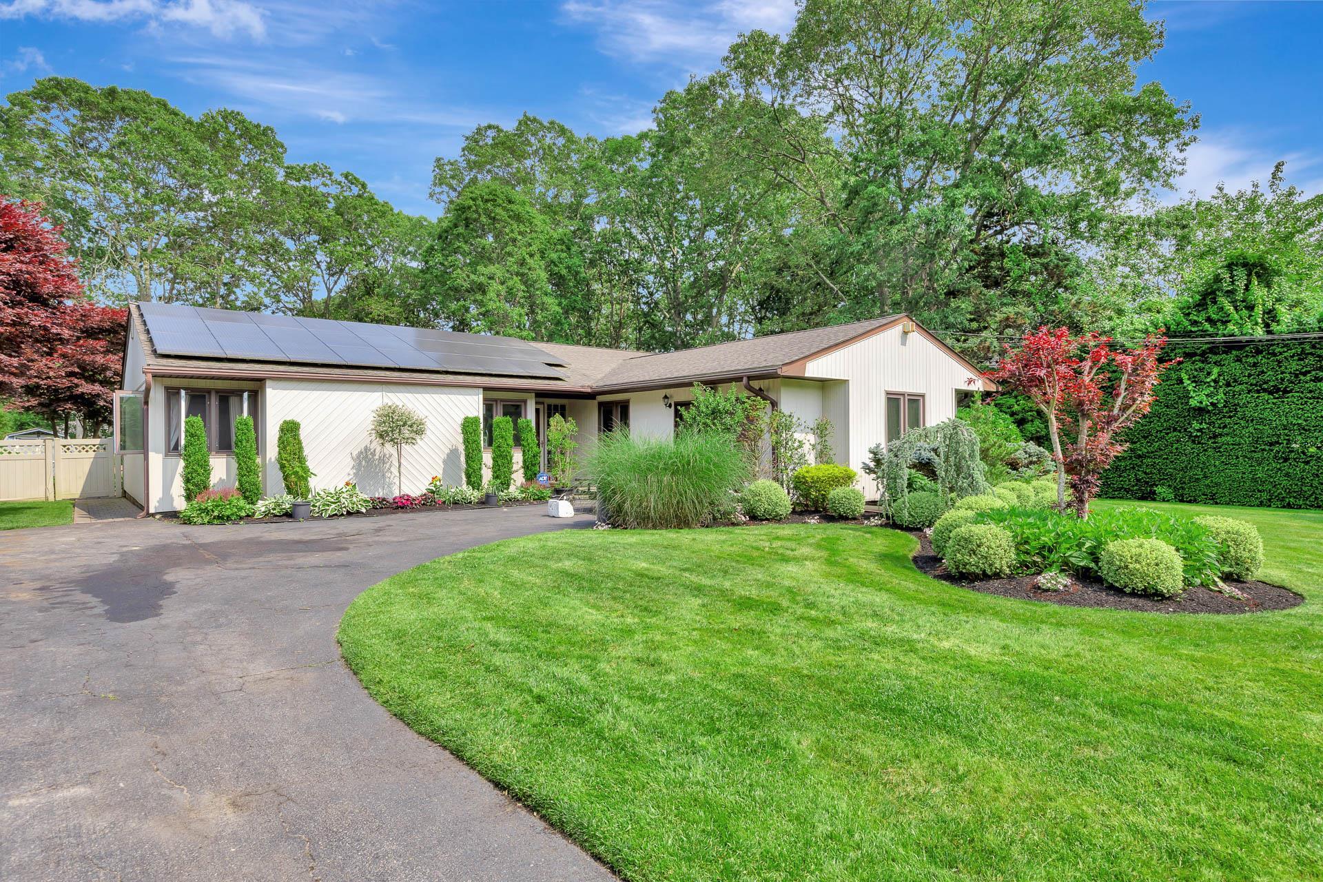 Single Family Wellwood  Suffolk County, NY 11967, MLS-876933-2
