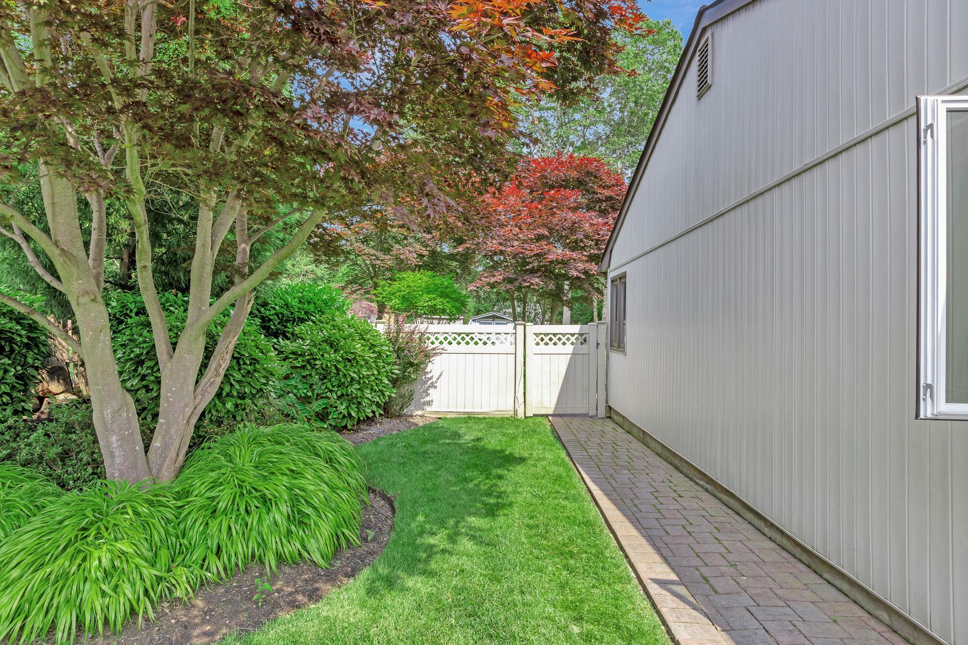 Single Family Wellwood  Suffolk County, NY 11967, MLS-876933-23