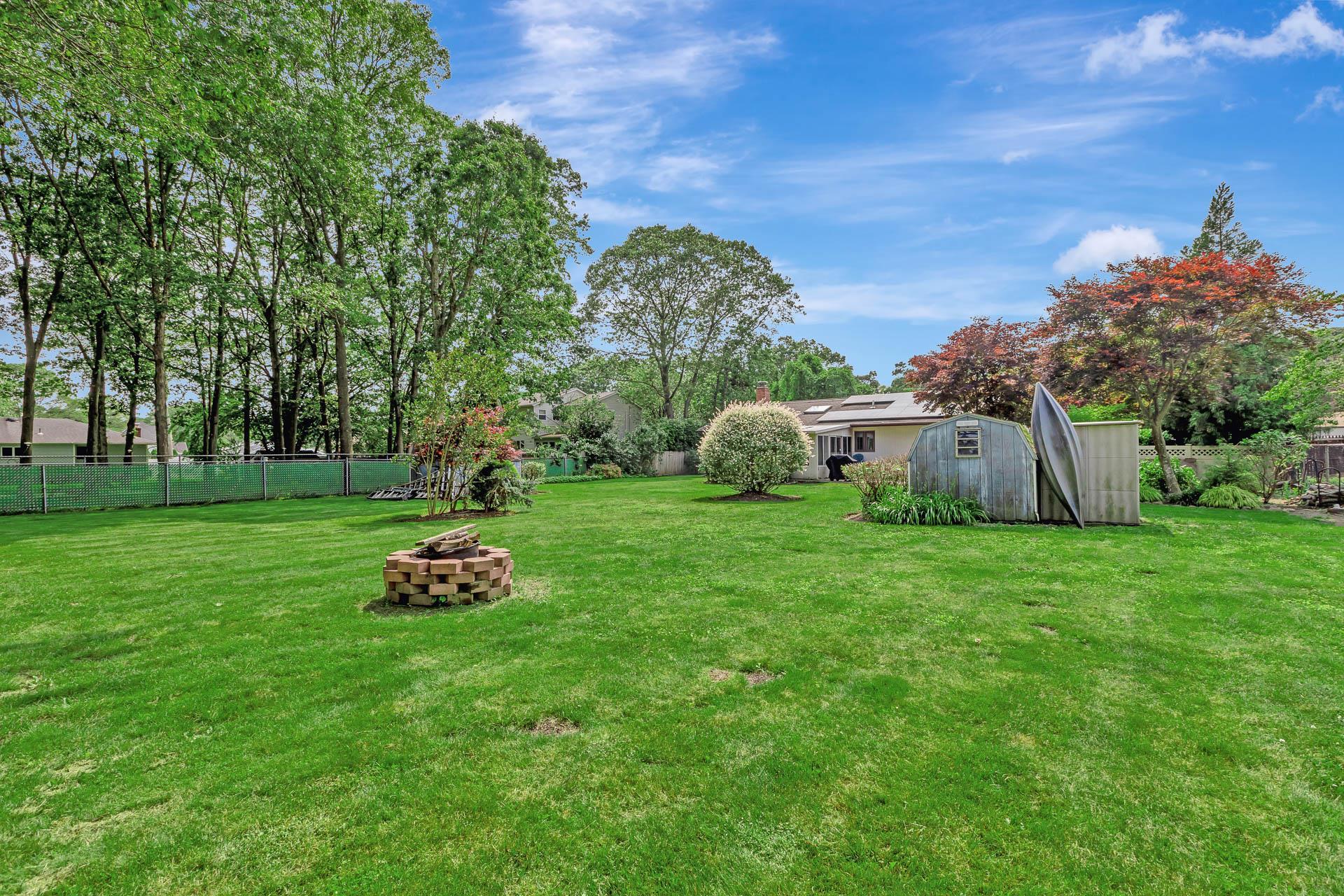 Single Family Wellwood  Suffolk County, NY 11967, MLS-876933-25