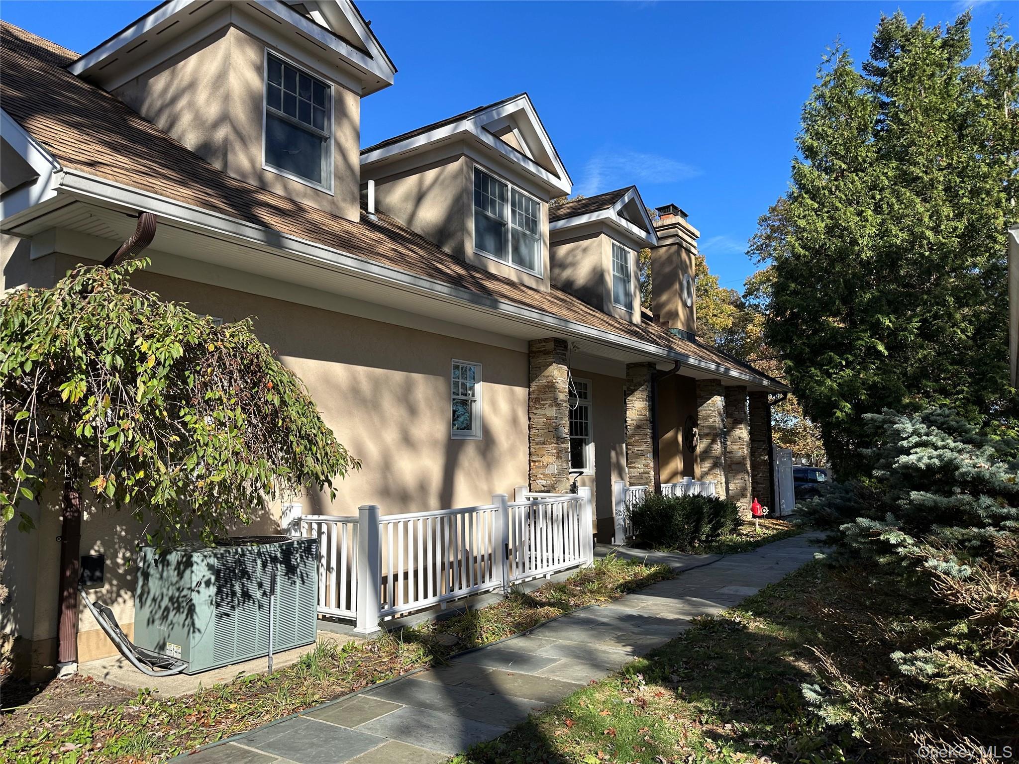 Single Family Oriole  Suffolk County, NY 11738, MLS-876946-30