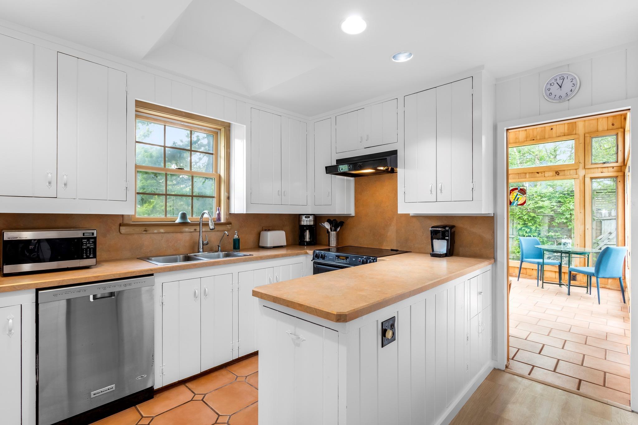 Single Family Doctors  Suffolk County, NY 11782, MLS-876970-3