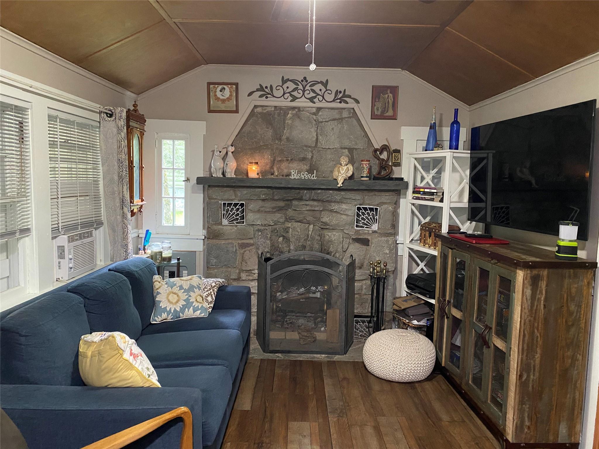 Single Family Catskill  Sullivan County, NY 12778, MLS-877001-7