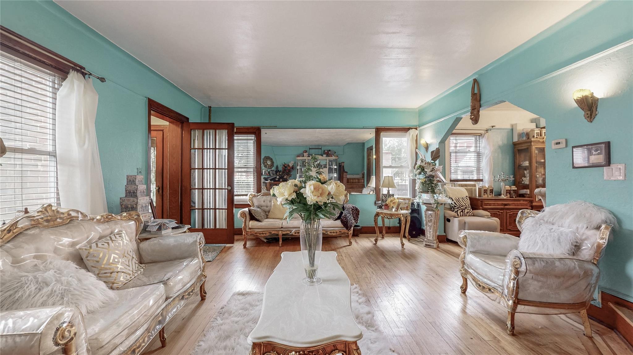 Single Family Leslie  Queens, NY 11434, MLS-877017-4