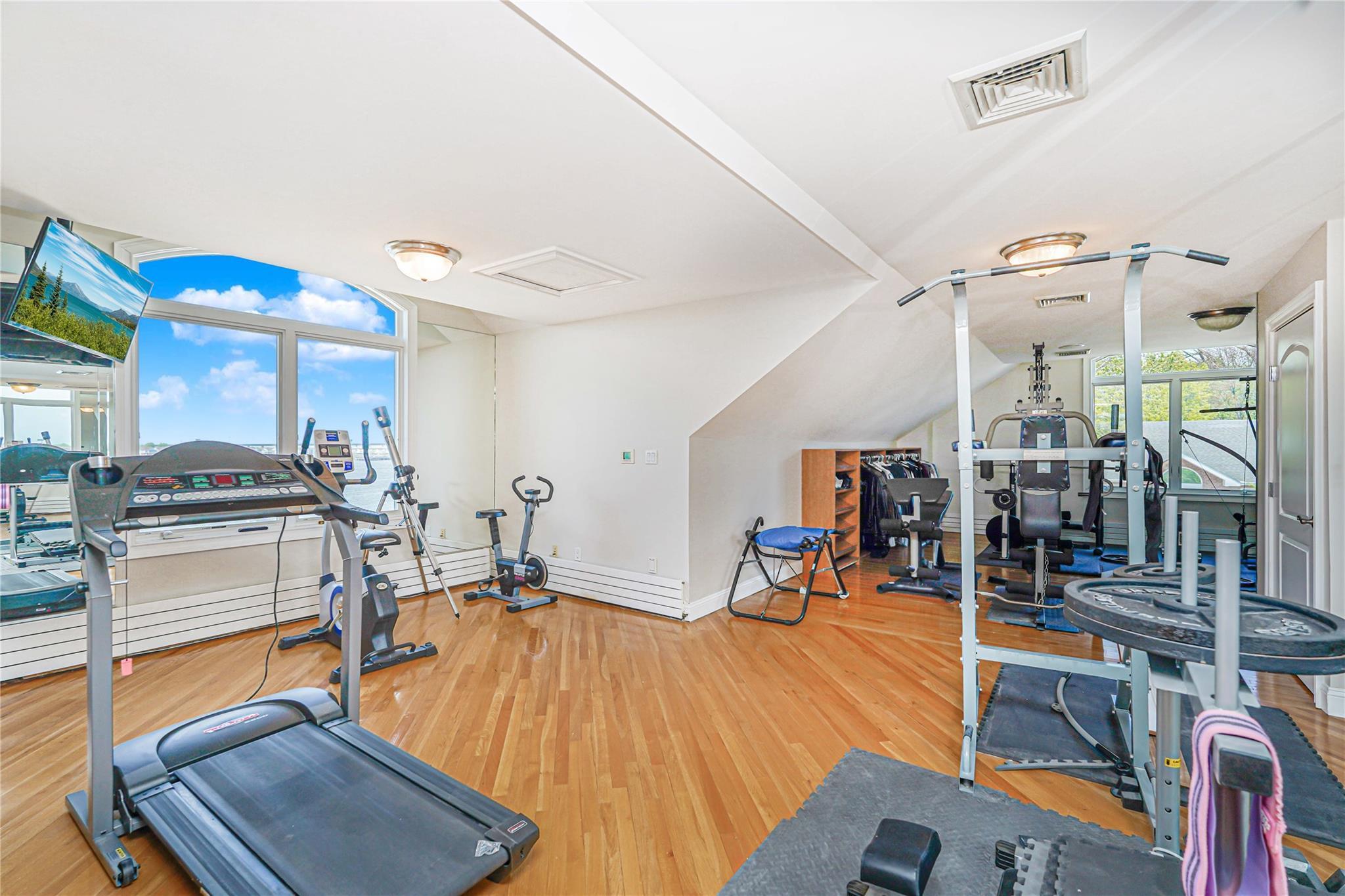 Single Family Aviva  Staten Island, NY 10307, MLS-877030-36