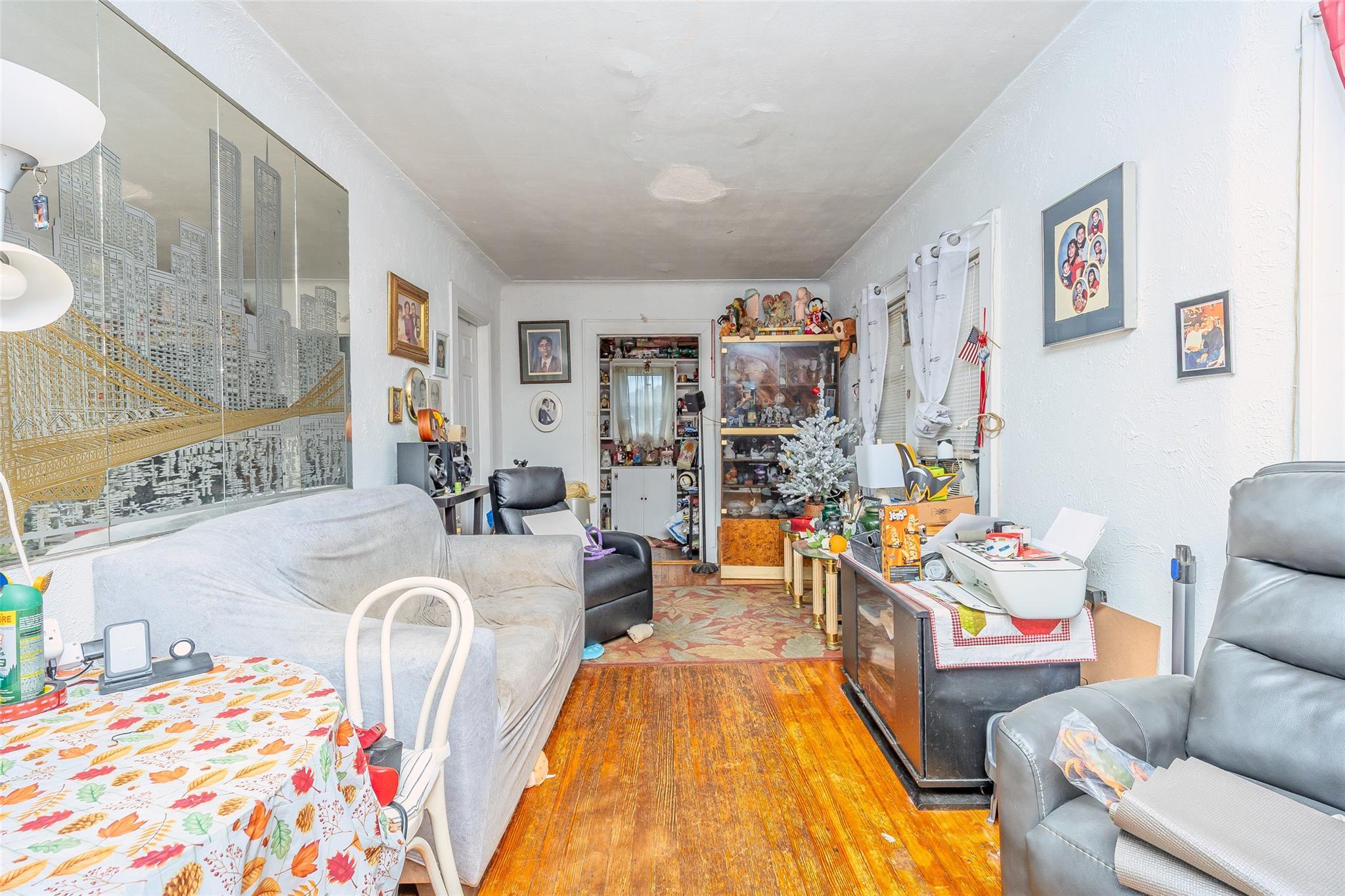 Single Family Westbury  Nassau County, NY 11501, MLS-877077-10