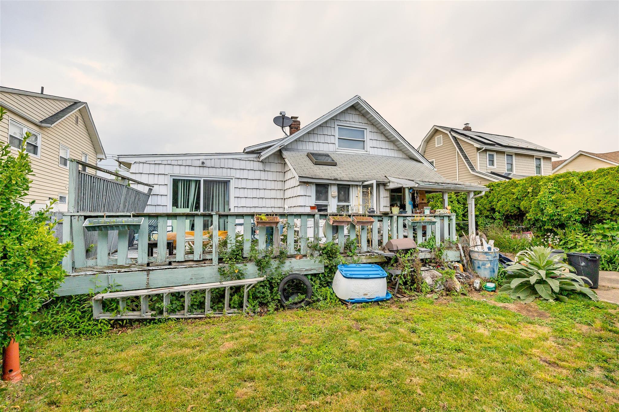 Single Family Westbury  Nassau County, NY 11501, MLS-877077-24