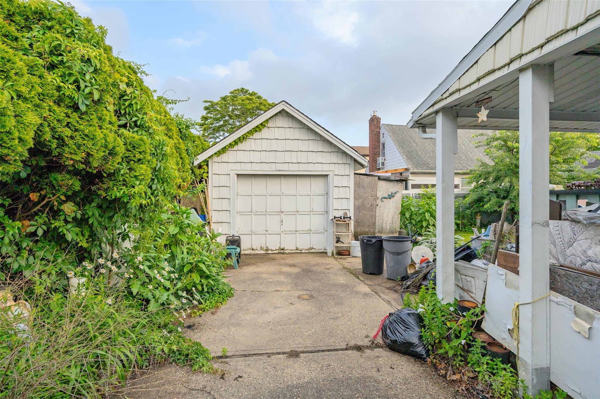 Single Family Westbury  Nassau County, NY 11501, MLS-877077-6