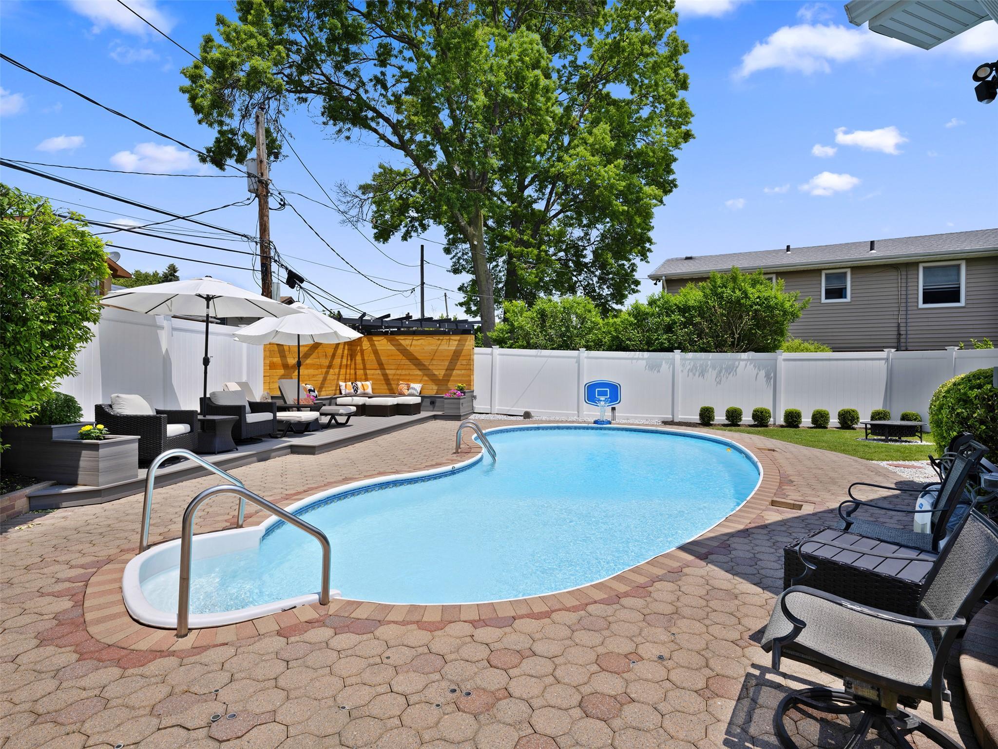 Single Family Neil  Nassau County, NY 11590, MLS-877079-23